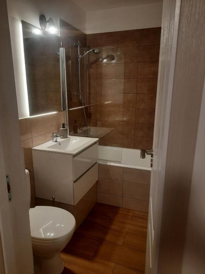 Lyra Apartment Sfântu-Gheorghe Dış mekan fotoğraf